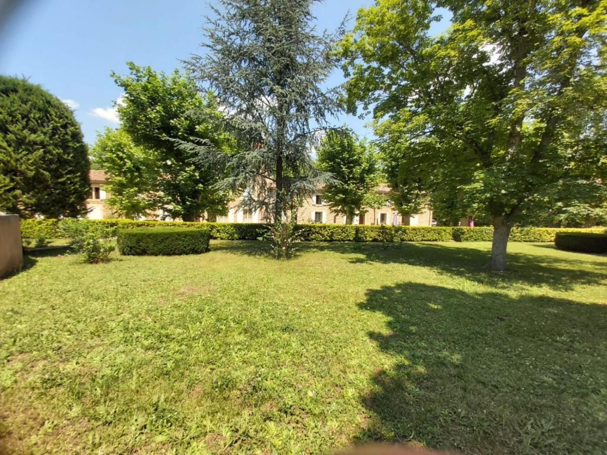 Eblouissant Appartement Au Calme D'Une Residence Avec Piscine Idealement Situe Au Pied Du Colorado Provencal Dans Le Prestigieux Luberon リュストレル エクステリア 写真