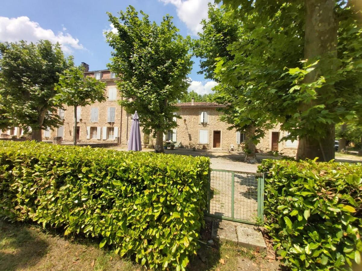 Eblouissant Appartement Au Calme D'Une Residence Avec Piscine Idealement Situe Au Pied Du Colorado Provencal Dans Le Prestigieux Luberon リュストレル エクステリア 写真