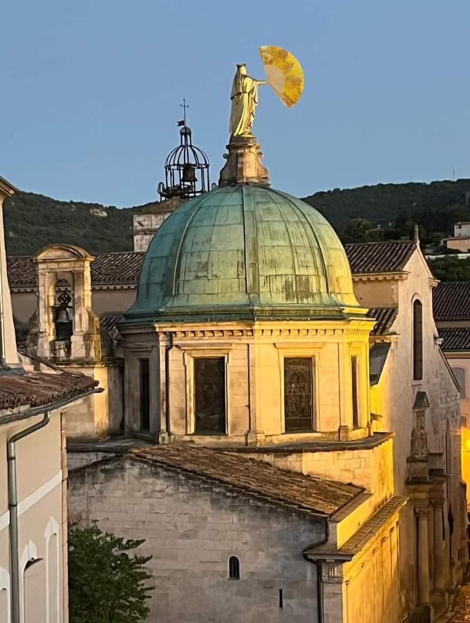 Eblouissant Appartement Au Calme D'Une Residence Avec Piscine Idealement Situe Au Pied Du Colorado Provencal Dans Le Prestigieux Luberon リュストレル エクステリア 写真