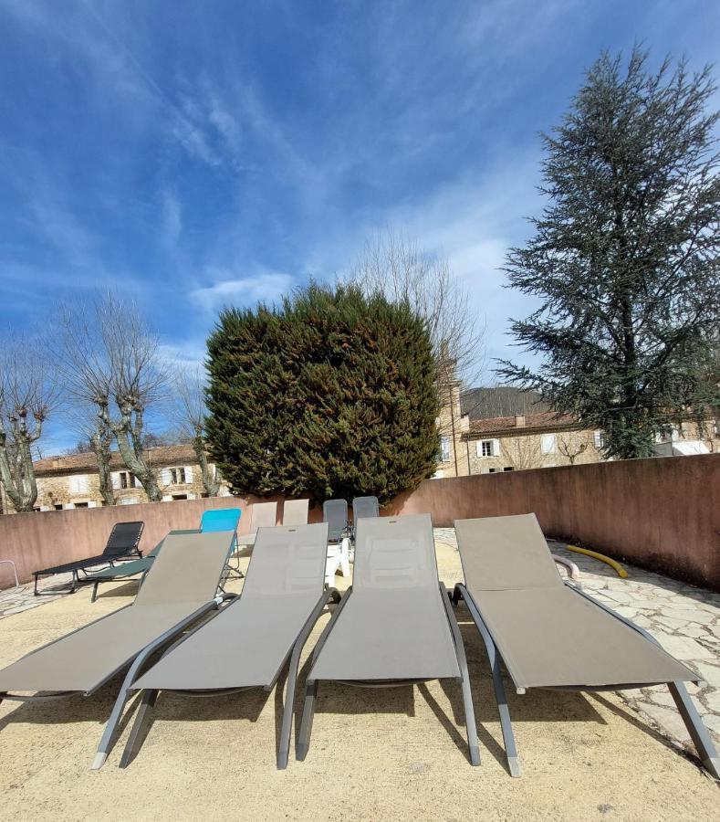 Eblouissant Appartement Au Calme D'Une Residence Avec Piscine Idealement Situe Au Pied Du Colorado Provencal Dans Le Prestigieux Luberon リュストレル エクステリア 写真